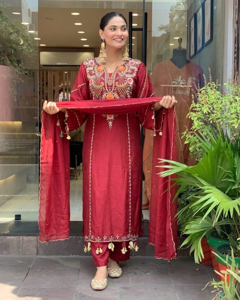 Elegant Beige Chanderi Silk Kurta Set with Embroidered Dupatta – Ready to Wear