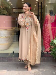 Elegant Beige Chanderi Silk Kurta Set with Embroidered Dupatta – Ready to Wear