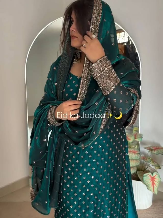 Ruhani Royal Maroon Velvet Suit